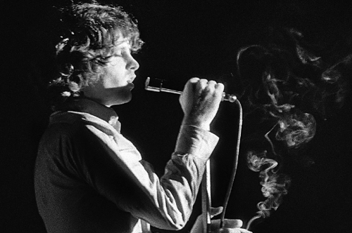 Jim Morrison en vivo.png