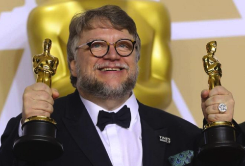 Guillermo del Toro Oscar.png