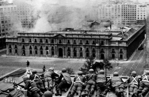 Bombardeo Palacio la Moneda.png